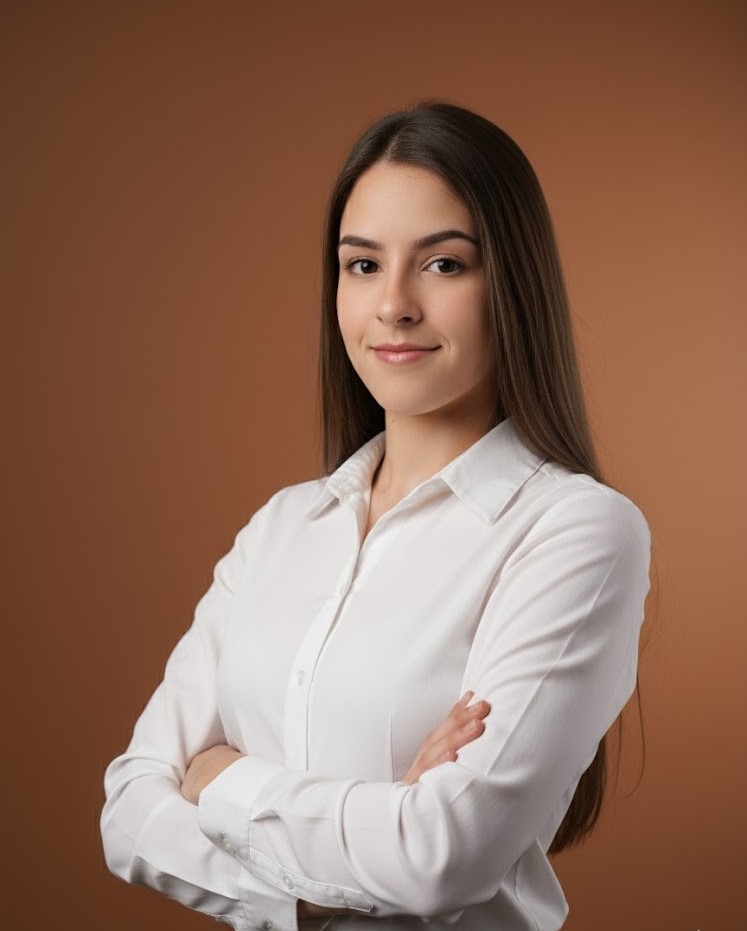 Maria Júlia - Encarregada Depto. Legalização